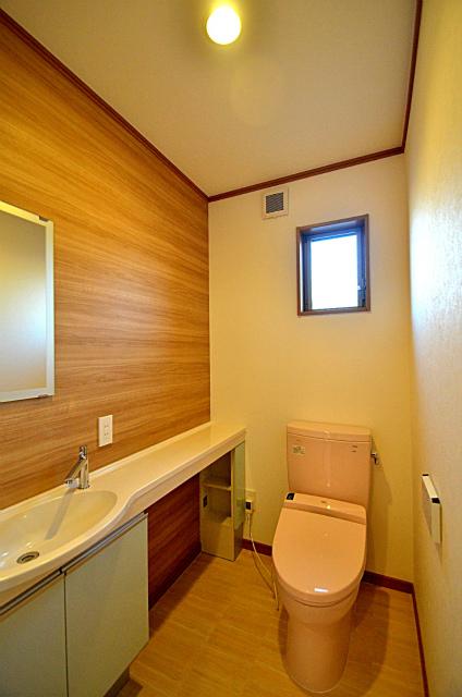 Toilet. Indoor (10 May 2013) Shooting