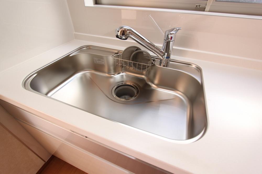 Kitchen. ◆ Kitchen sink