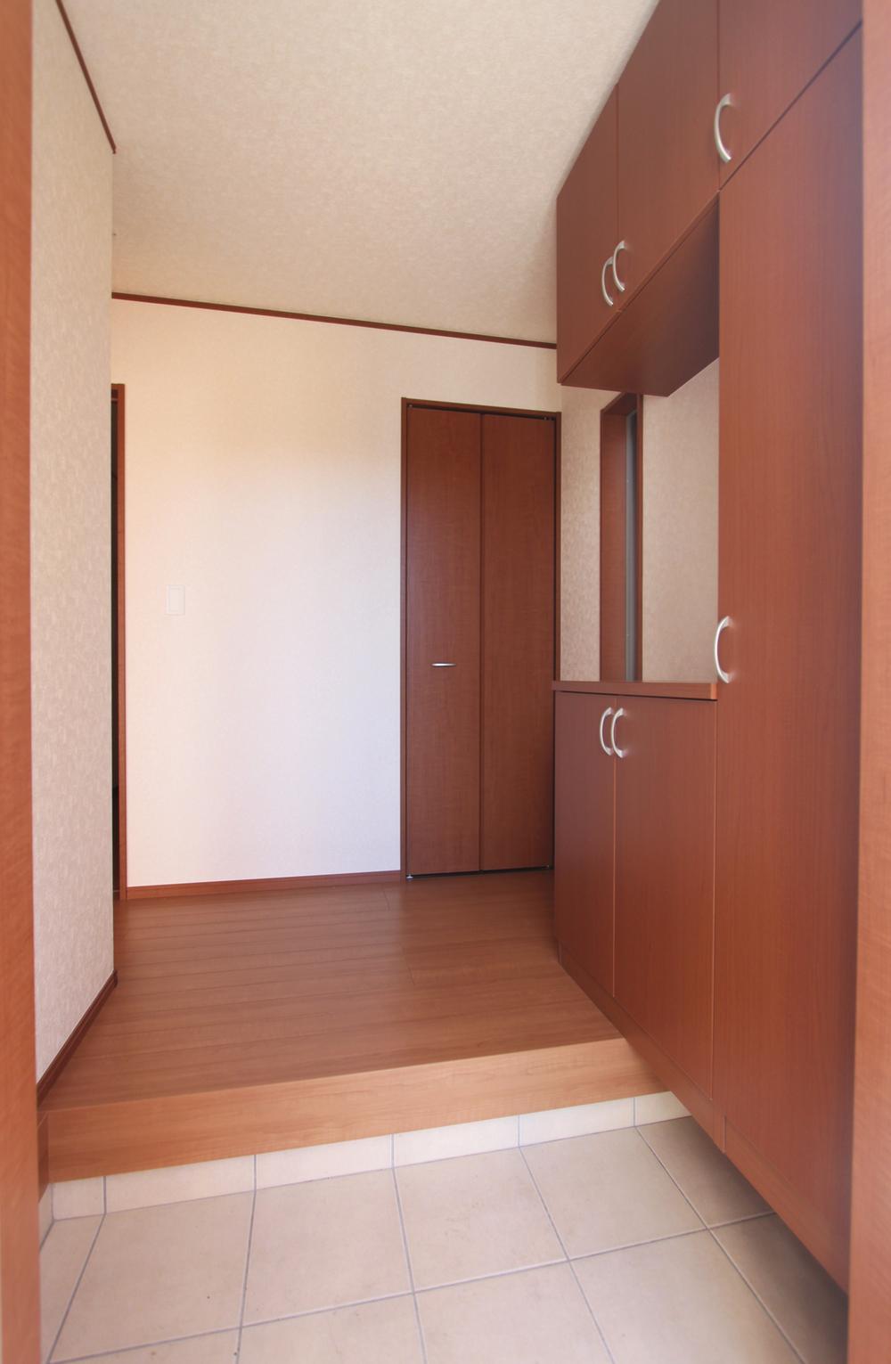 Entrance. ◆ Entrance space