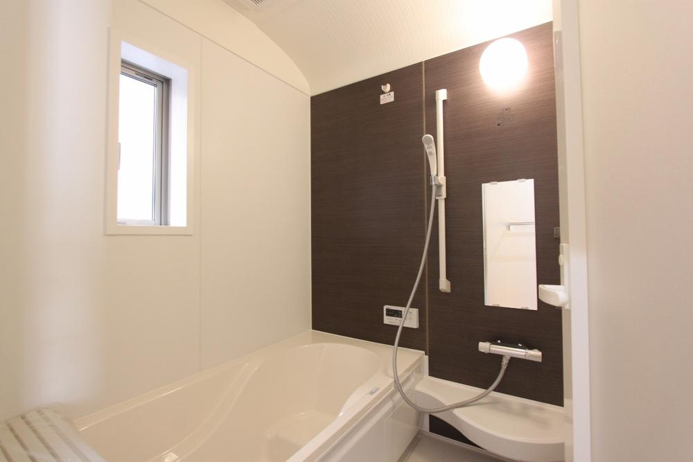 Bathroom. ◆ bathroom