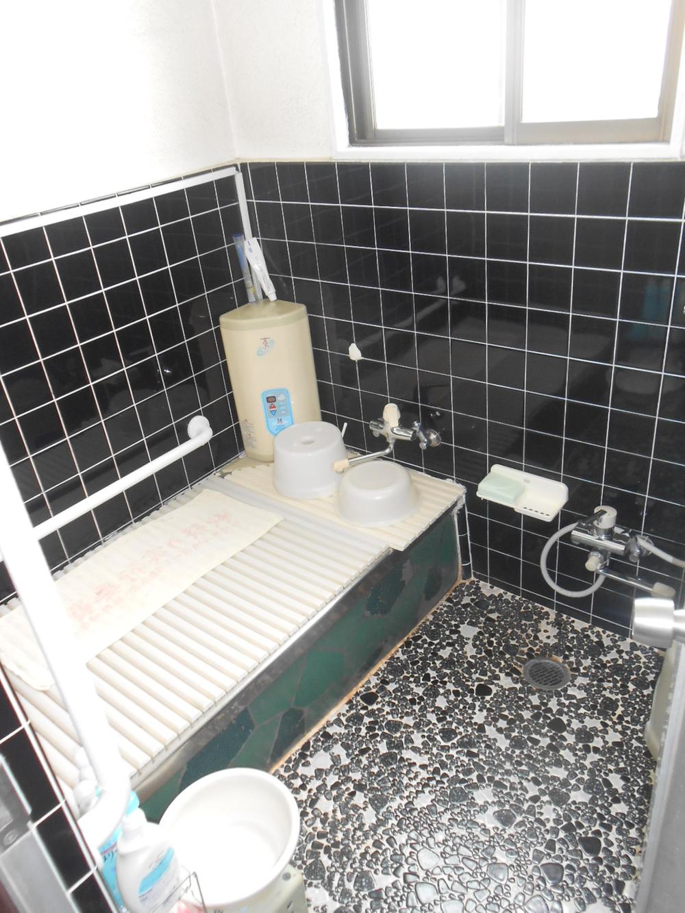 Bathroom. Indoor (June 2013) Shooting