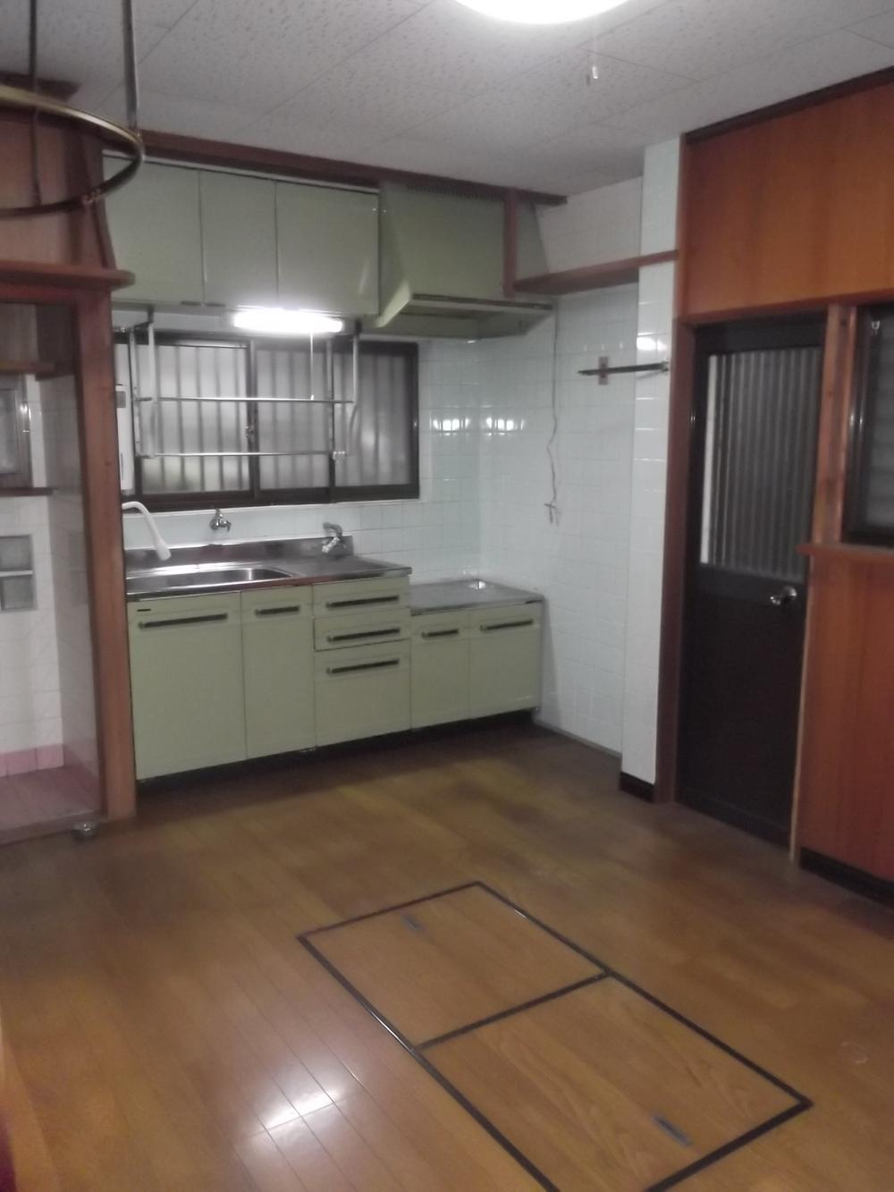 Kitchen. It is still beautiful