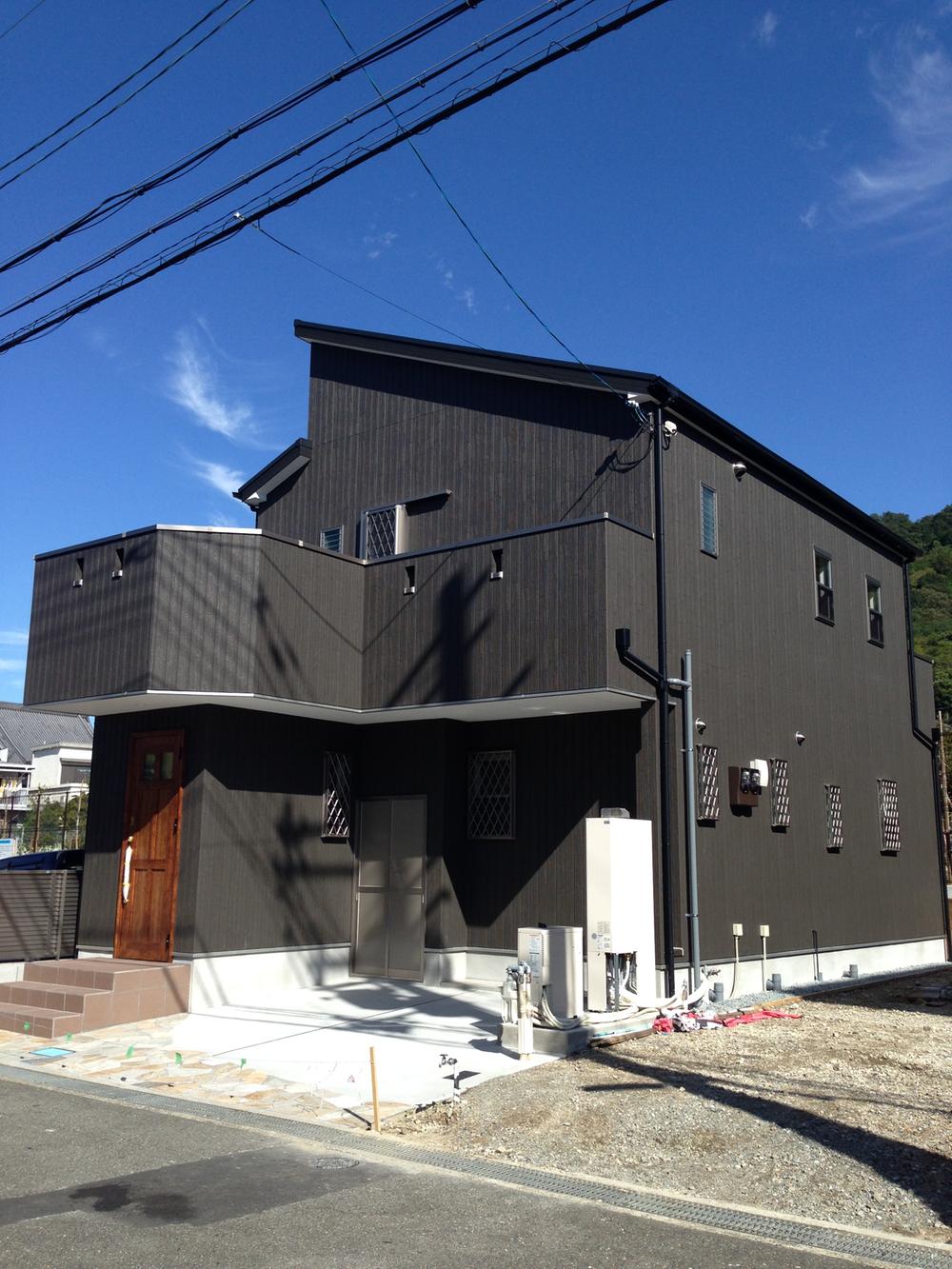 Local photos, including front road. 2013 October 17, currently