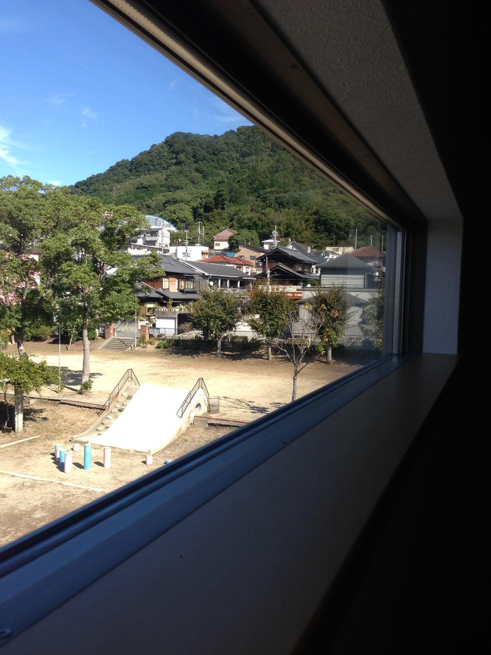 Non-living room. It will see the park from the window