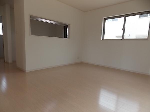 Same specifications photos (living). Bouncy conversation of family