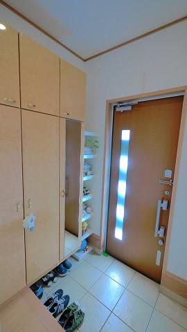 Entrance. Local (10 May 2013) Shooting