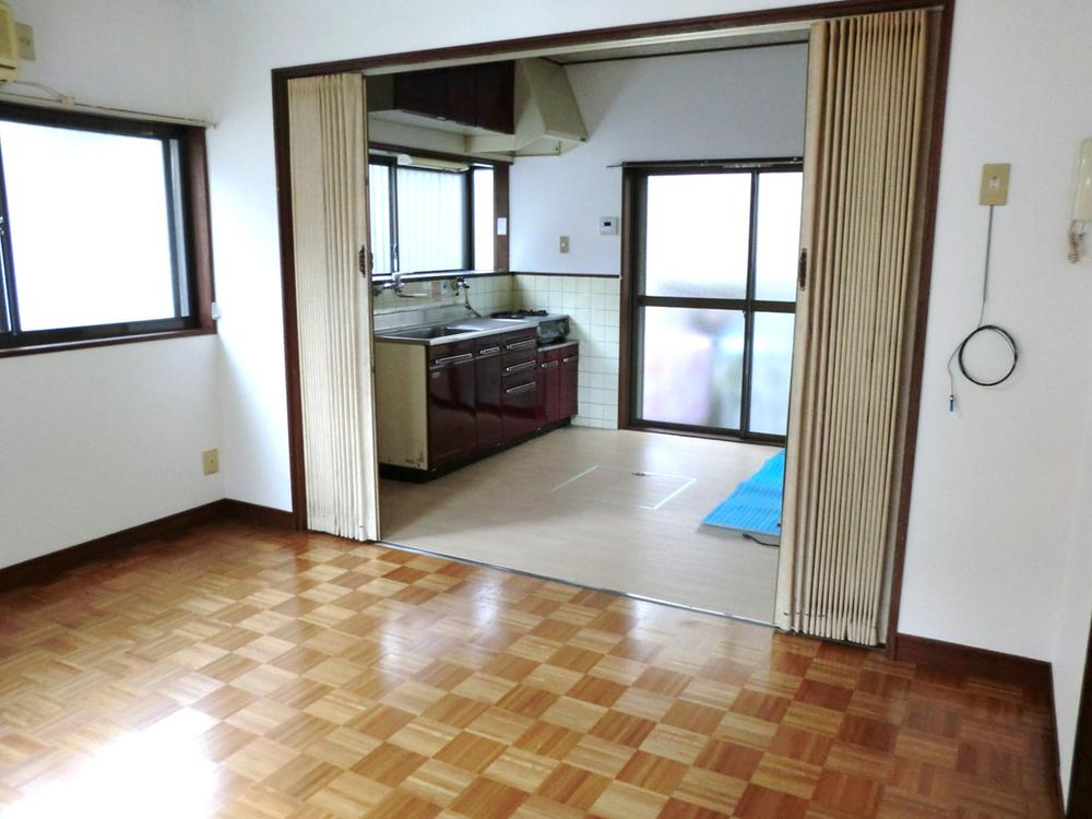 Living. Room (August 2012) shooting