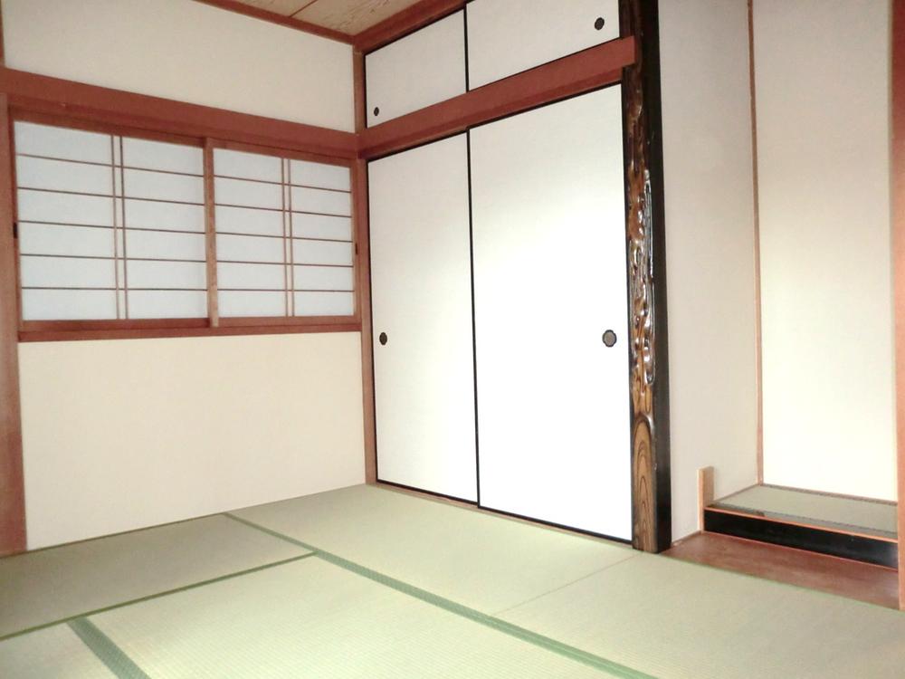 Non-living room. Room (August 2012) shooting