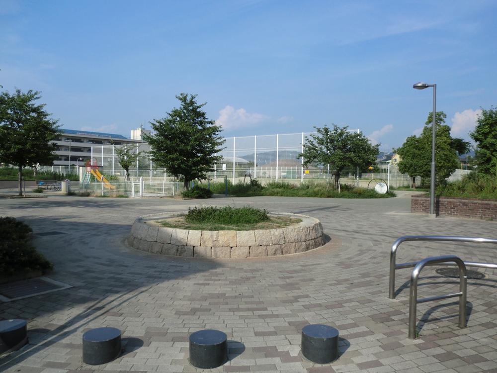 park. 672m to the east, Morofuku park