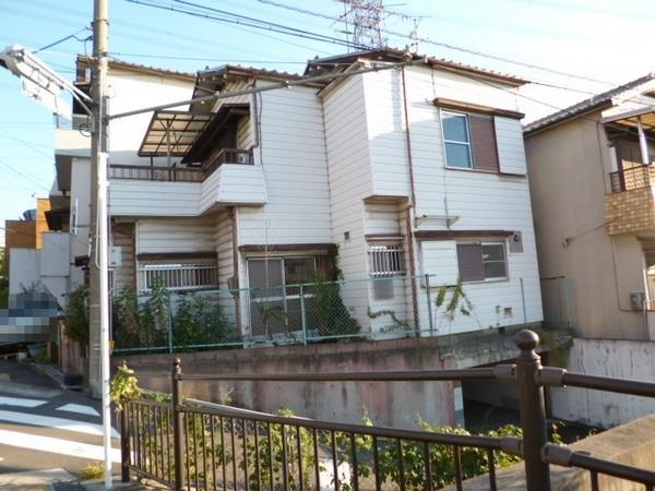 Local appearance photo.  ☆ Corner lot property