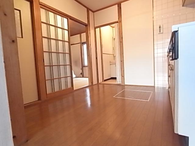 Living.  ◆ First floor dining kitchen