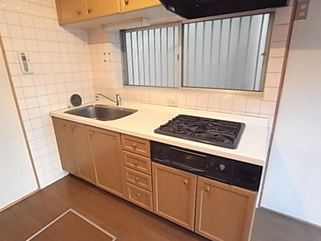 Kitchen.  ◆ System kitchen