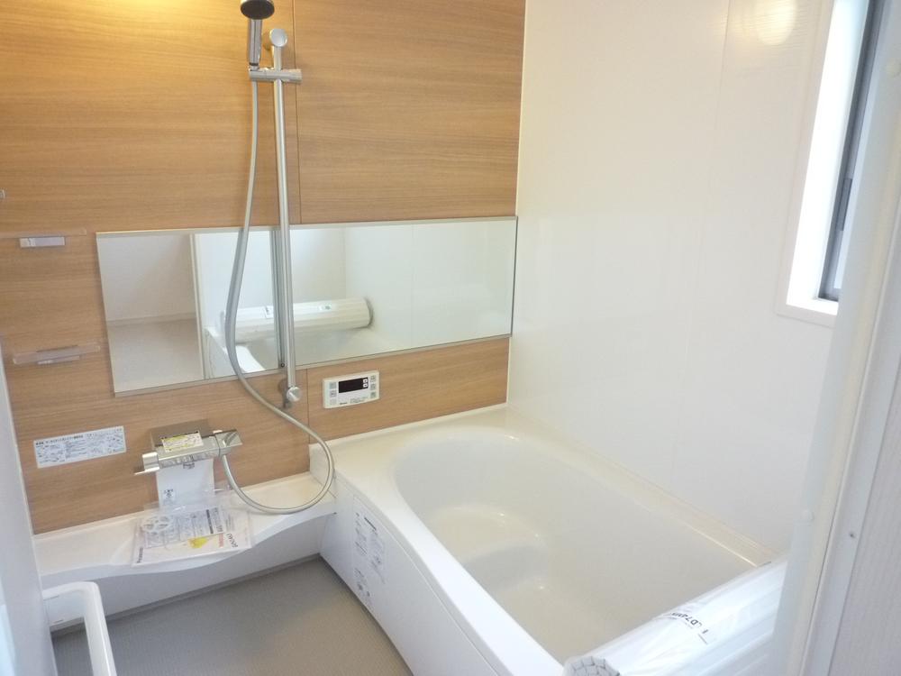 Bathroom. With windows in the bathroom