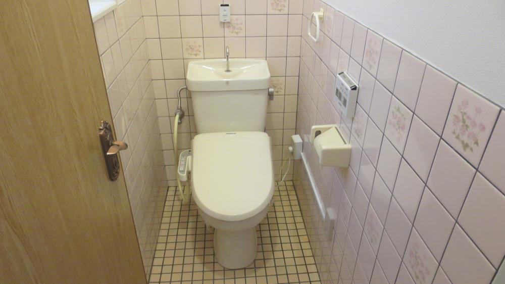 Toilet. First floor toilet, There is also a toilet on the second floor.