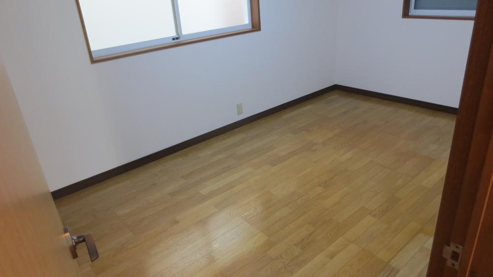 Non-living room. Indoor (12 May 2013) Shooting