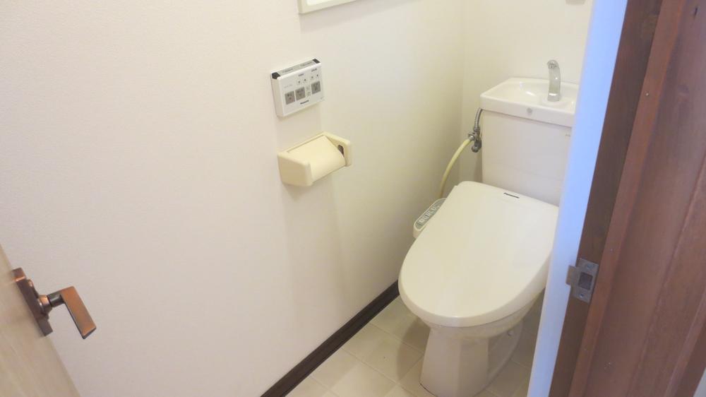 Toilet. This is the second floor of the toilet.