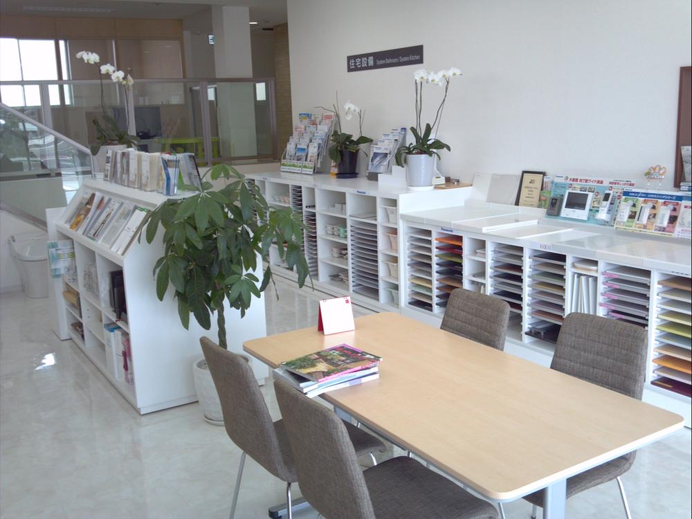 exhibition hall / Showroom. outer wall, bathroom, We offer a sample, such as a wash basin. Please check your touch to see the real thing.