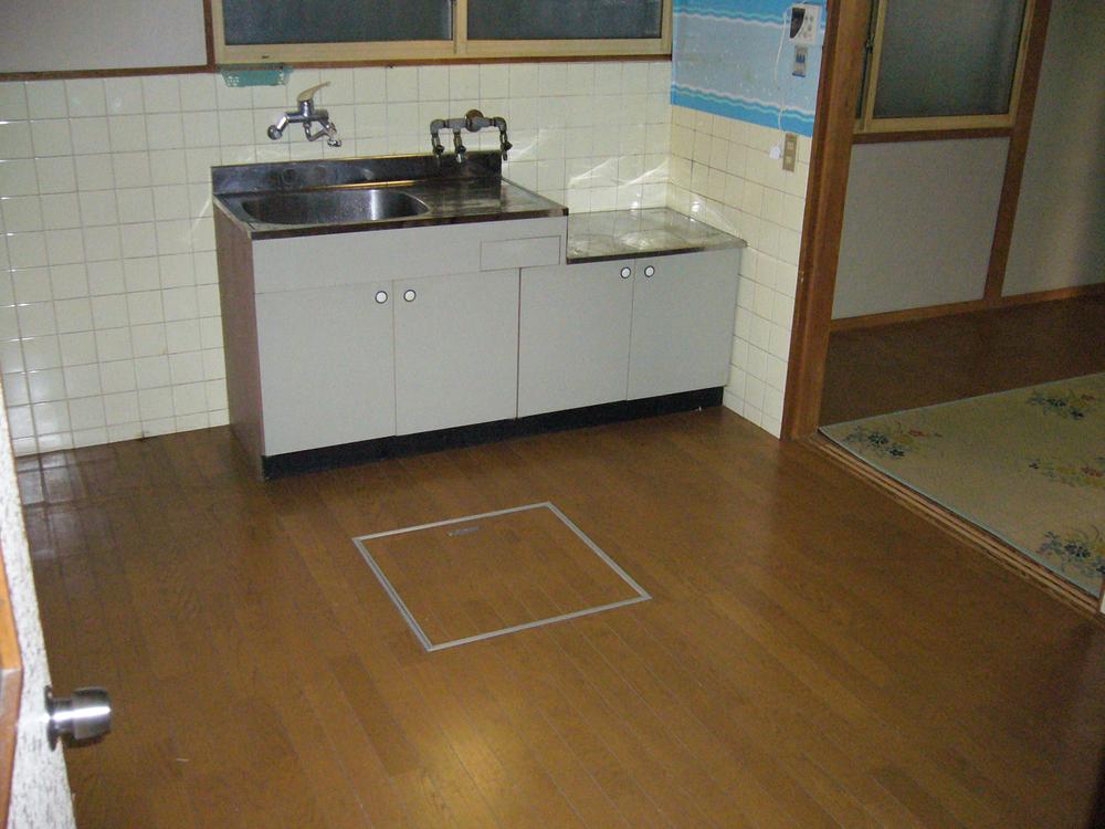 Kitchen. Indoor (10 May 2013) Shooting