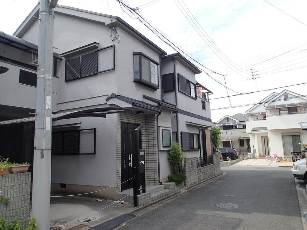 Local photos, including front road. Local (07 May 2013) Shooting