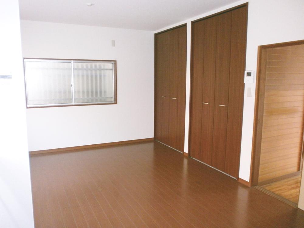 Living. Living flooring Chokawa