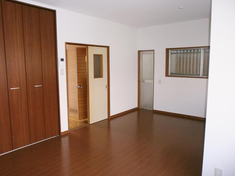 Living. Living flooring Chokawa