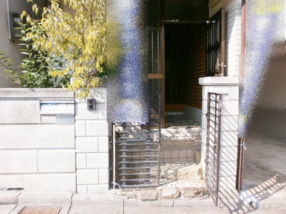 Entrance. Entrance sunny