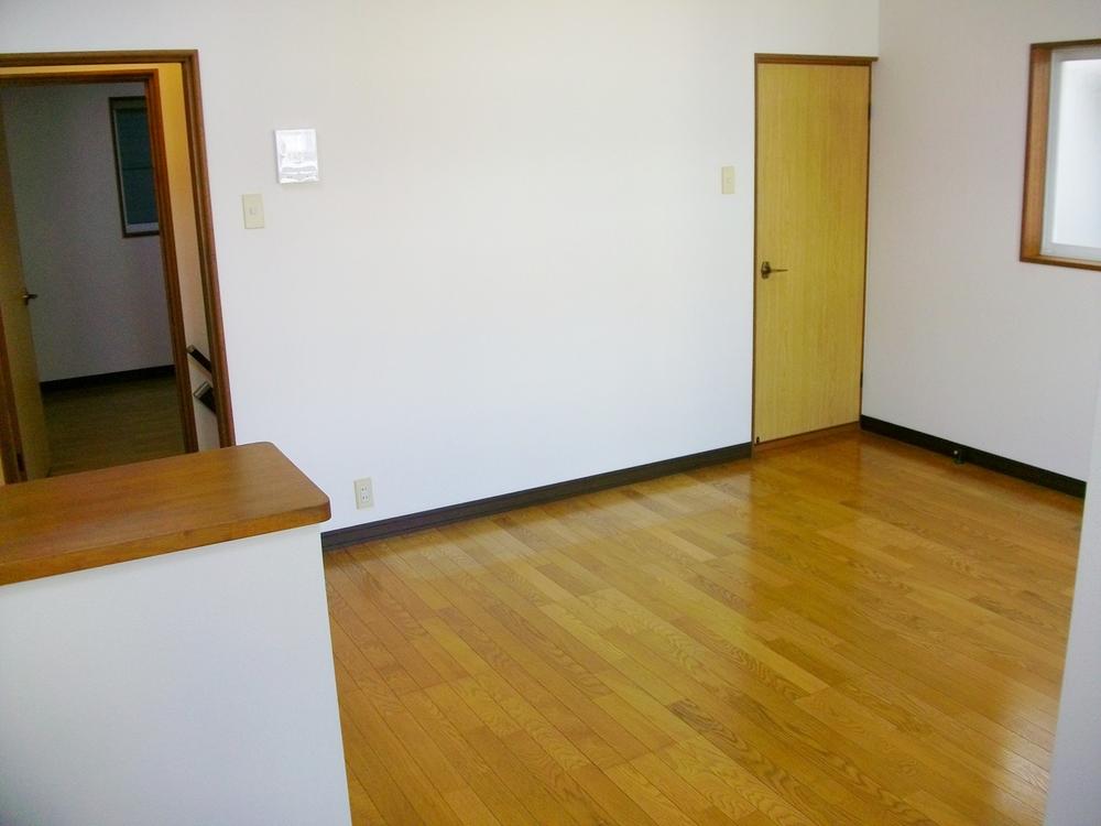 Living. Bright living