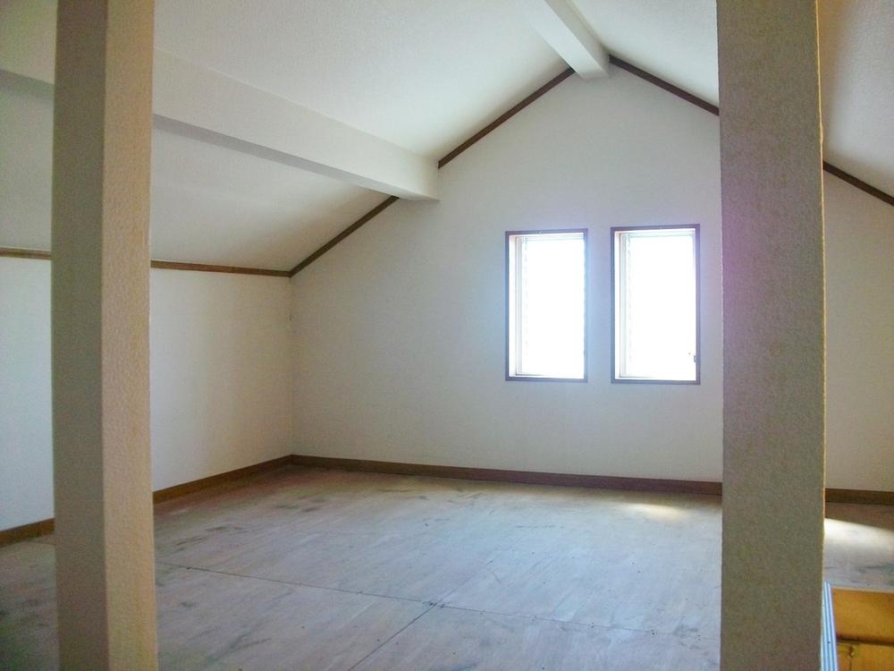 Receipt. Spacious with attic storage!