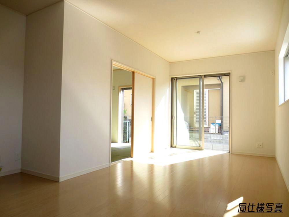 Same specifications photos (living). ■ Do not worry about condensation in the LOW-E pair glass use ■