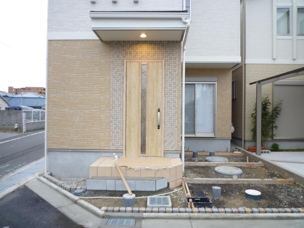 Local appearance photo. Easy can park