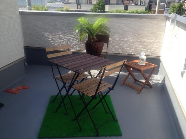 Model house photo. Second floor balcony. It is good to enjoy the lunch under the blue sky in a sunny day! (Local model house)
