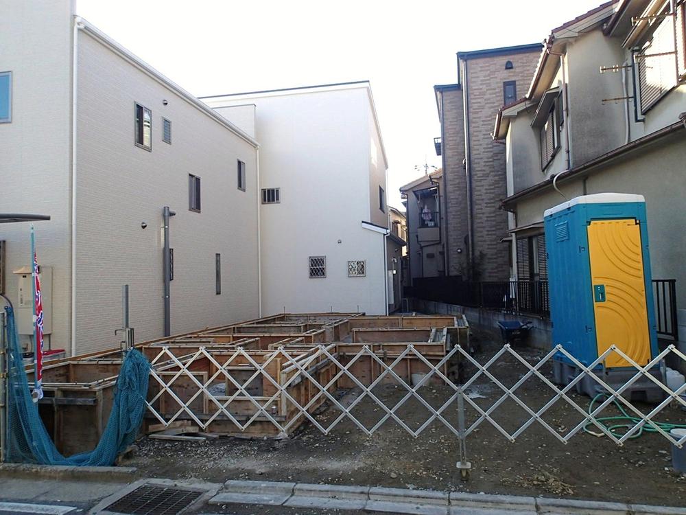 Local appearance photo. Local (12 May 2013) Shooting