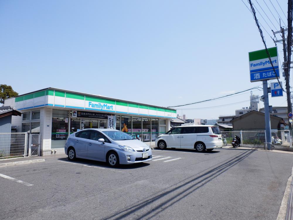 Convenience store. 827m to FamilyMart Fujiidera Kitaoka shop
