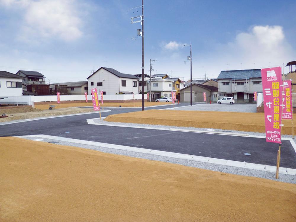 Local photos, including front road. It began Big Town sale of all 25 compartments. Certainly once please, etc. experience the local environment. (Local shooting May 2013)