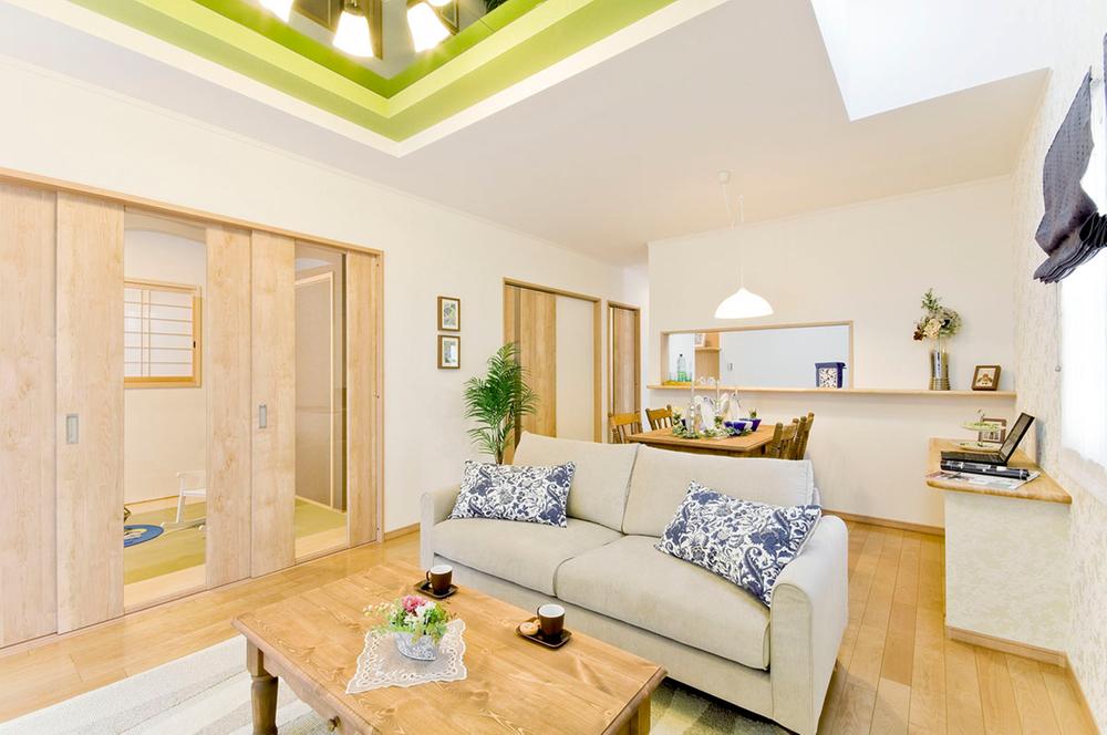 Other introspection. Spacious living room (our example of construction! ! )