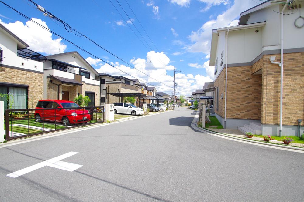 Other. Town that combines dynamic and serene. Surrounding environment blessed with excellent convenience.