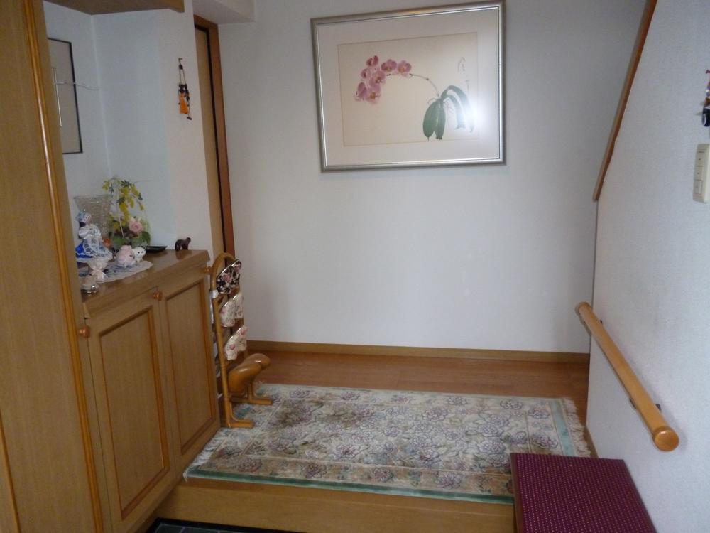 Entrance. Local (11 May 2013) Shooting