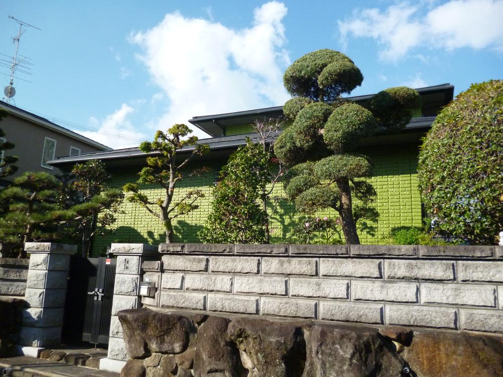 Local appearance photo. Local (11 May 2013) Shooting