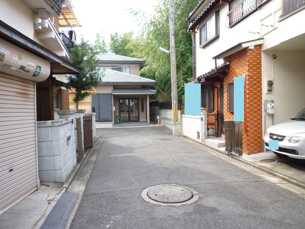Local photos, including front road. Passage of the front road is less