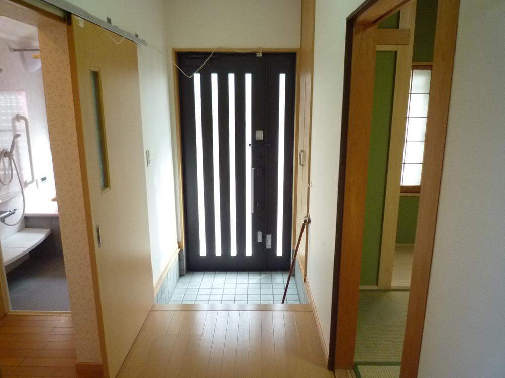 Entrance. Pre-entrance renovation