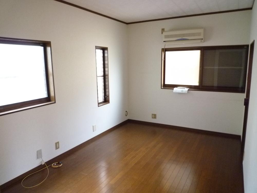 Other introspection. Western-style is also bright