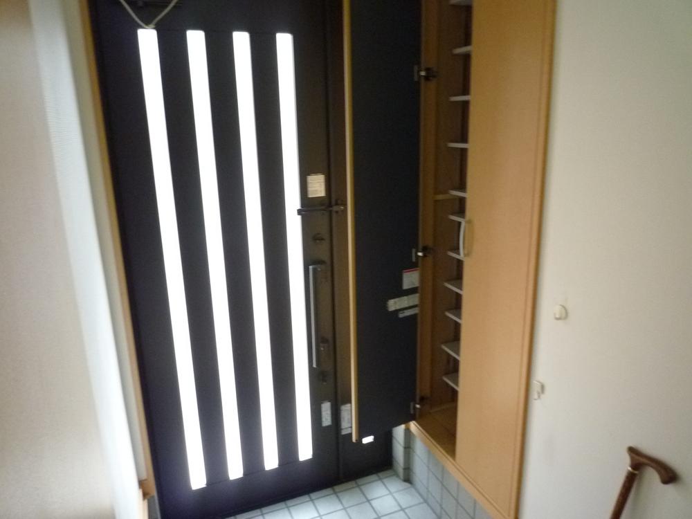 Entrance. Pre-entrance renovation