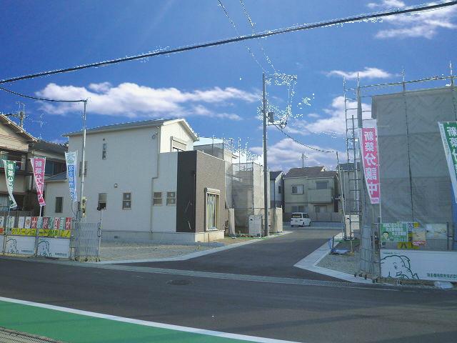 Local photos, including front road. Local (11 May 2013) Shooting