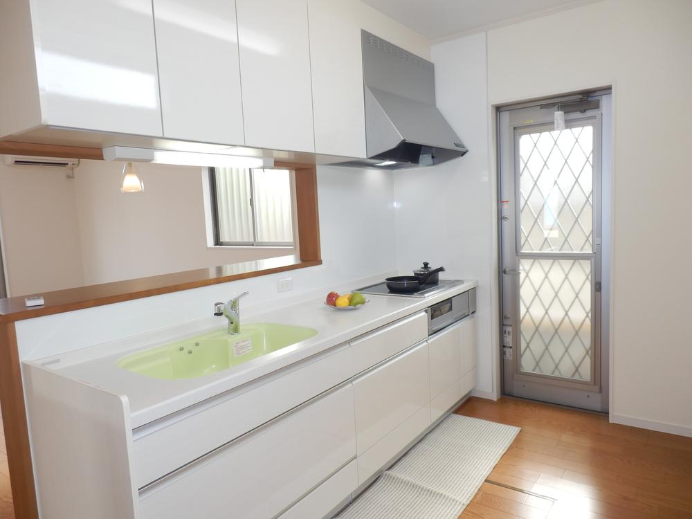 Kitchen. Kitchen looks like!