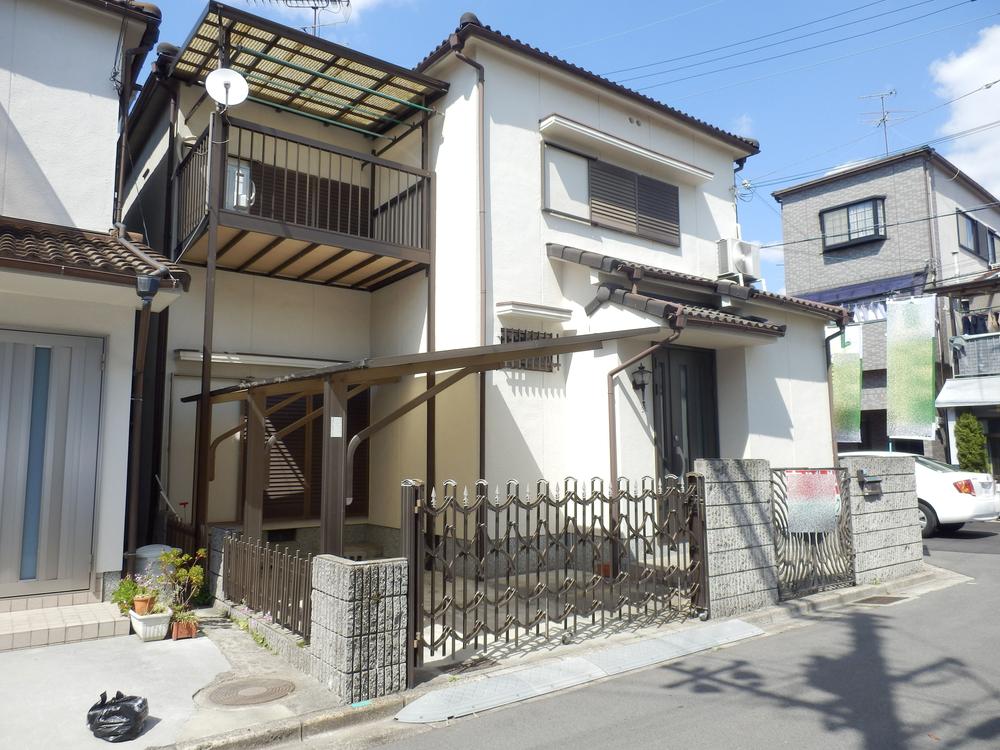 Local appearance photo. Appearance looks like! 