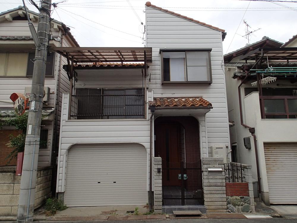 Local appearance photo. Local (06 May 2013) Shooting