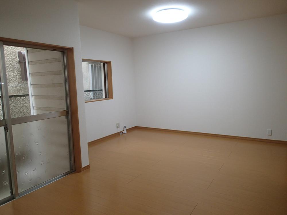 Living. Indoor (06 May 2013) Shooting