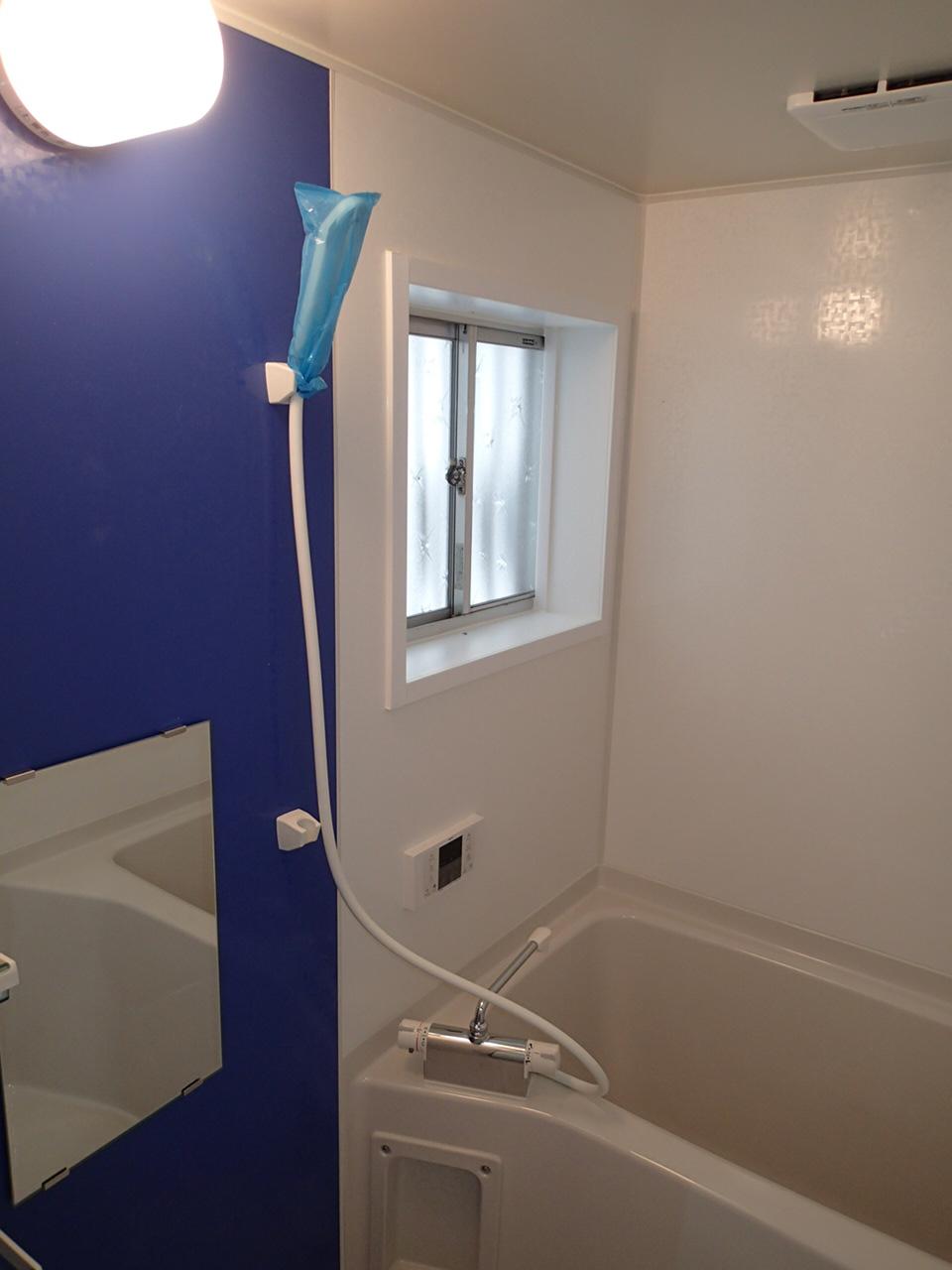 Bathroom. Indoor (06 May 2013) Shooting