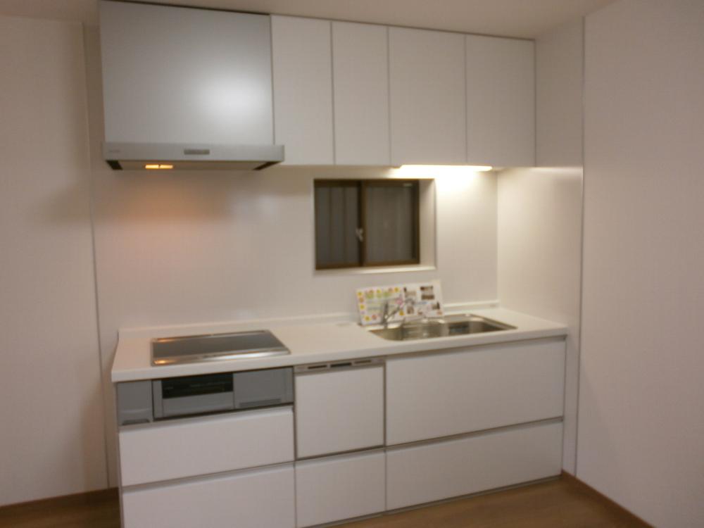 Kitchen. It is the IH cooking heater of peace of mind