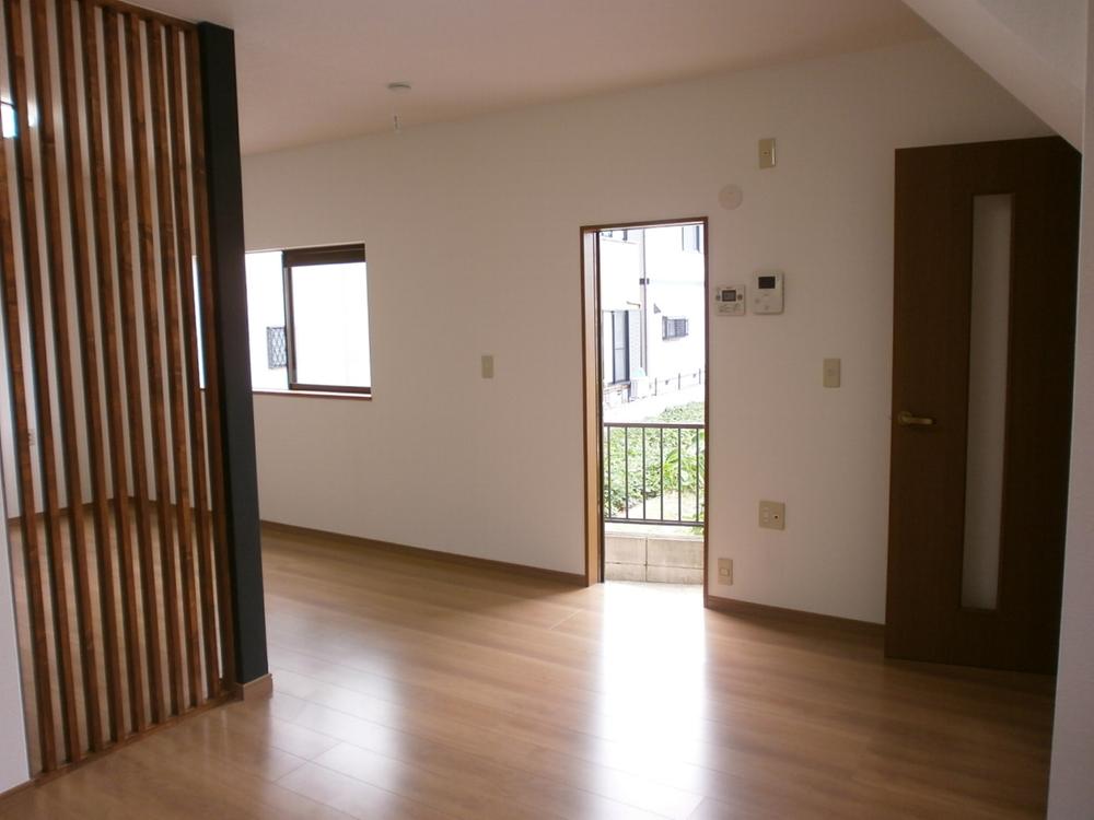 Living. LDK is spacious 16.2 Pledge !!